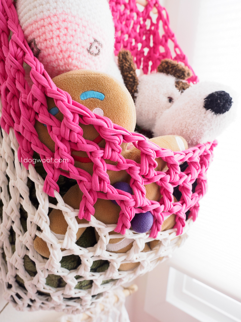 T-Shirt Yarn Hanging Basket Crochet Pattern - One Dog Woof